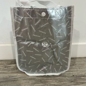 Lululemon shopping bag